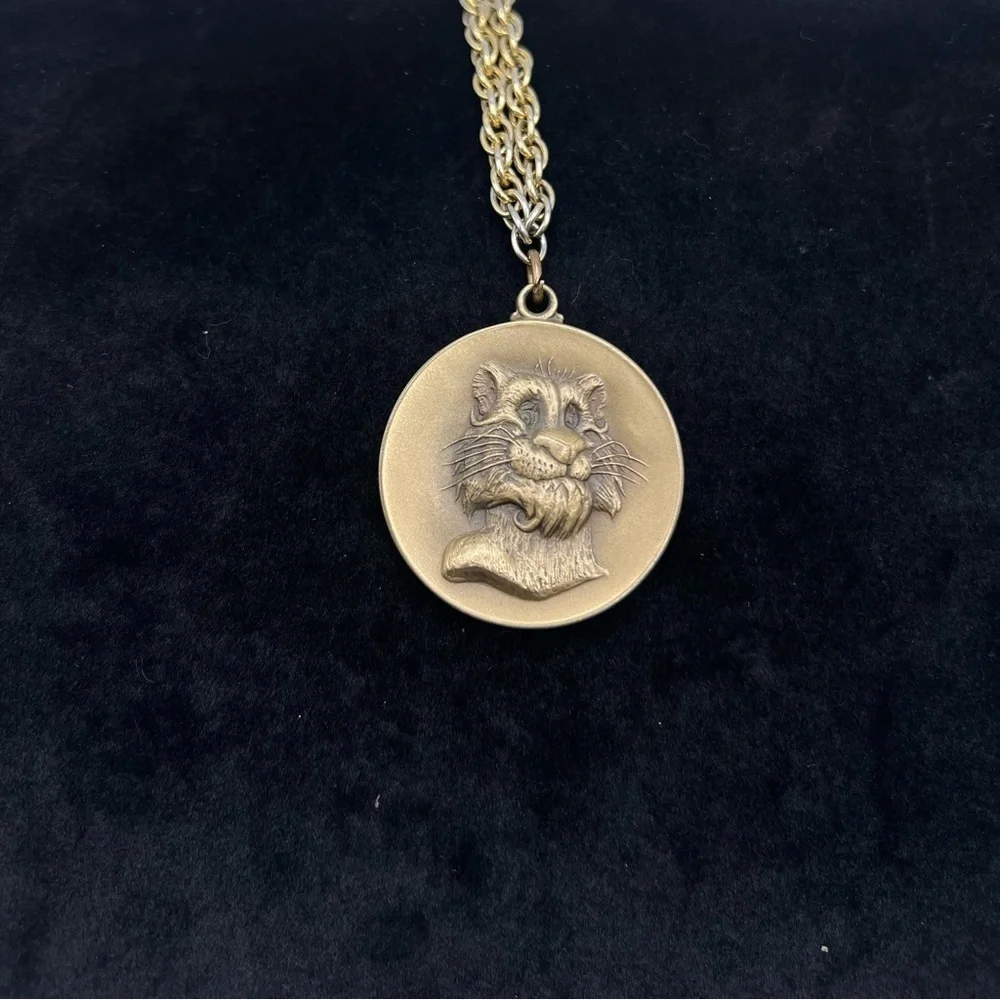 Vintage 1976 Exxon Esso Tiger Bronze Bicentennial Medal MACO NY Pendant